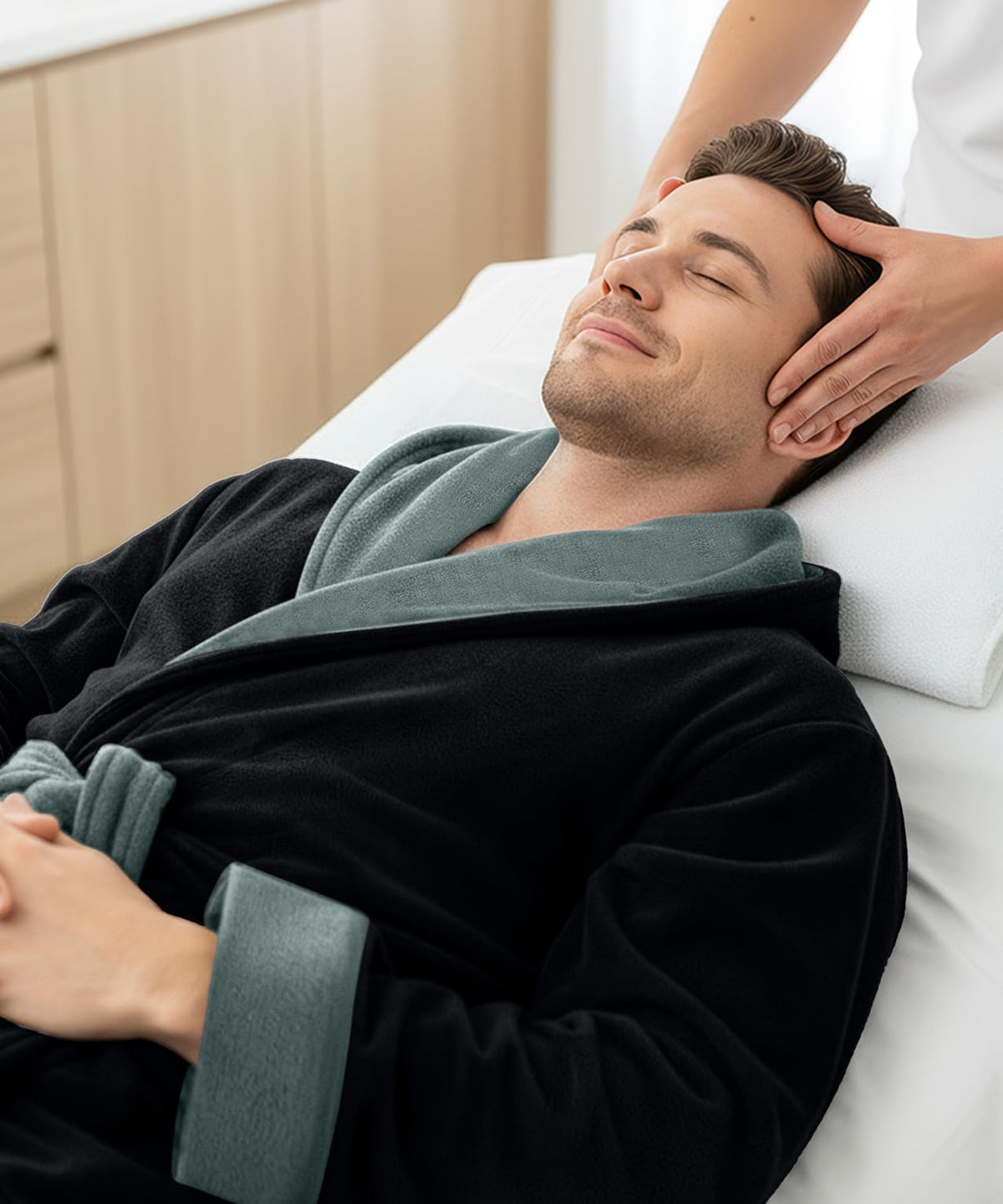 Men’s Fleece Hooded Bathrobe, Super Soft Plush Dressing Gown & Warm Loungewear for Home, Spa & Winter Use